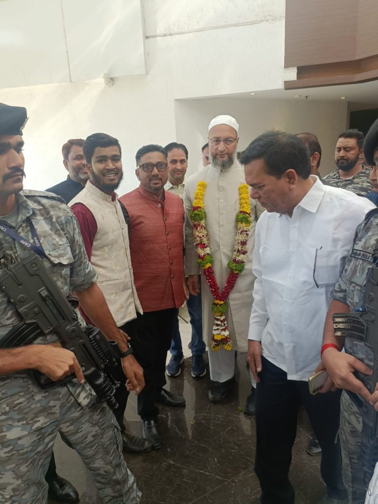 AIMIM चा राष्ट्रीय अधिवेशन रमाडा हॉटेल, महापे,नवी मुंबई येथे संपन्न